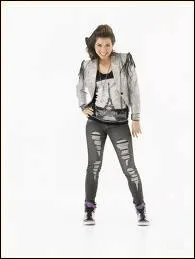 De quel instrument joue Stella Yamada ?