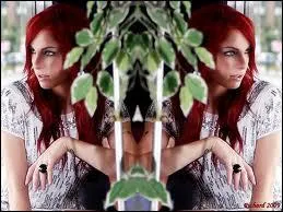 En quelle anne est sortie son deuxime album ?