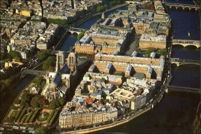 Parmi ces monuments parisiens, lequel ne se trouve pas sur l'le de la Cit ?