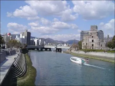 Dans quel pays se situe la ville d'Hiroshima ?