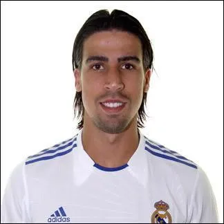 Qui est ce milieu de terrain ?