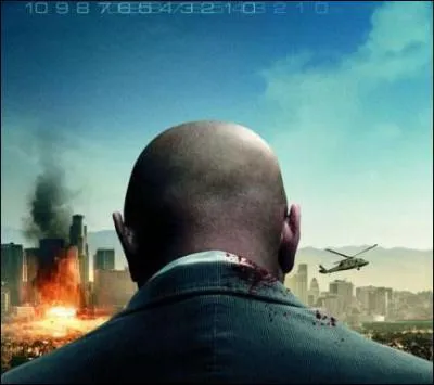 Le col ensanglant que vous voyez, c'est celui de Samuel L. Jackson. Dans ce film, il est un as de la torture qui doit faire parler un terrorriste ayant pos trois bombes nuclaires sur le sol US.