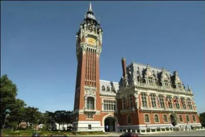 Sous-prfecture du nord de la France, dont le pas marque la limite entre la Manche et la Mer du Nord. Une sculpture de Rodin y rappelle le geste hroque de 6 bourgeois au XVIe sicle. C'est :