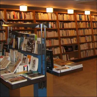 Le terme 'librairie' se traduit par...