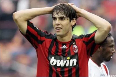 Qui est ce joueur de foot ?