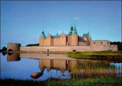 Entre 1396 et 1521, la Sude est dans l'Union de Kalmar. Quels autres pays en font partie ?