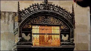 A Santo Domingo de la Calzada on lve un coq et une poule. Pourquoi ?