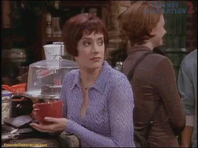 Avant de devenir Emily Prentiss dans 'Esprits Criminels', elle provoqua quelques tensions entre deux Friends. Comment s'appelle cette actrice ?