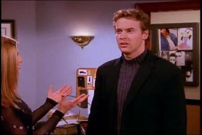 Il doubla le personnage d'Hercule de Disney, et joua dans les sries Newport Beach et Damage. Qui est cet acteur qui fut le petit ami de Jennifer Aniston  l'cran comme  la ville ?