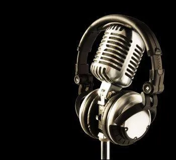 Connu de tous les radio-amateurs sous le nom de code EA0JC, il communique dans le monde entier depuis son palais. C'est... ?