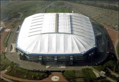 Encore un stade allemand : le magnifique Gelsenkirchen, stade ...