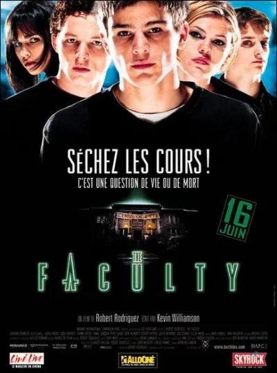 Qui est le 1er professeur  tre possd par les parasites dans ce film ?