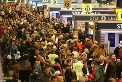 Heathrow et Gatwick sont des :