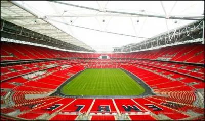Le Stade Wembley est :