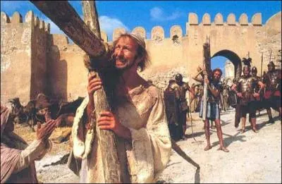 En l'an 0, le fils de M. et Mme Cohen nat dans une table. Les Rois mages lui rendent visite. Mais Jsus c'est l'table d' ct ! Sa vie va en tre bouleverse. C'est un film des Monthy Python