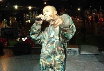 Qui est ce beau chanteur ?