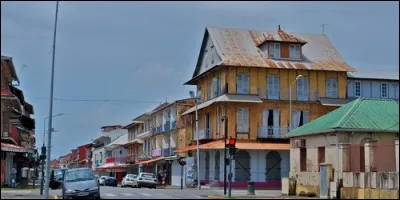 Quelle est la préfecture du département de la Guyane ?