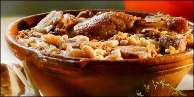 Quelle est la spécialité de Castelnaudary ?