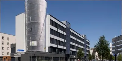 Près de quelle grande ville française se trouve Vaulx-en-Velin ?