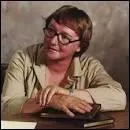 Qui a crit ces magnifiques romans, qui racontent l'histoire d'Arthur, de la f Morgane, etc ... et dont le premier s'appelle 'Les dames du lac' ?