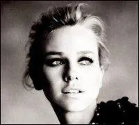 Qui chante 'never leave this bad' ?