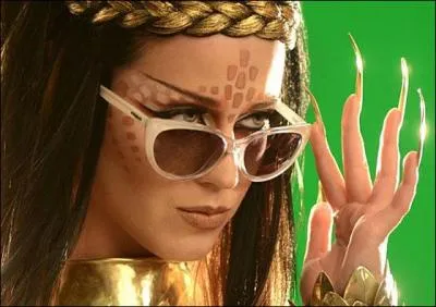 Qui chante 'E. T' avec Katy Perry ?