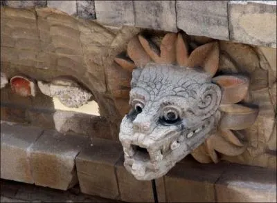 Quel est ce dieu serpent trs clbre reprsent ici ?