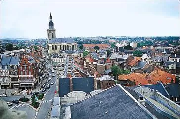 C'est dans cette ville du Nord que vous pourrez entendre Martin et Martine, les clbres jacquemarts, sonner les heures dans le campanile de l'htel de ville. C'est la ville de la btise. C'est :