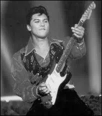 Ritchie Valens l'auteur de 'La Bamba' trouva la mort lors d'un accident d'avion avec quel autre chanteur ?