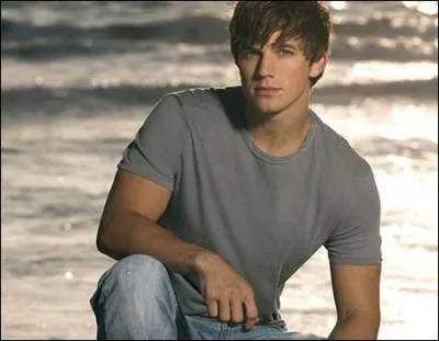 Qui est ce beau gosse ?