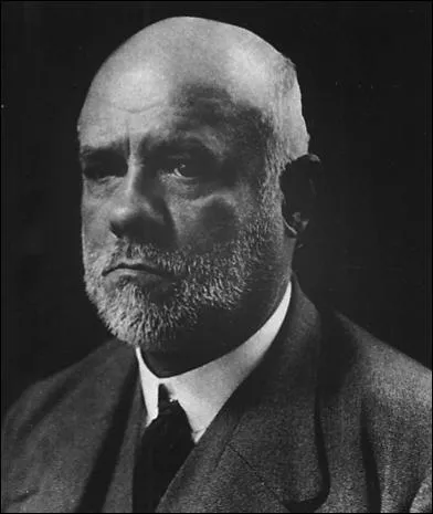 Quel marchand d'art parisien aide Chagall  exposer et  vendre ses toiles ?