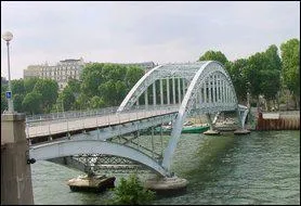 D'une longueur de 120 m , elle a t construite en 1899 pour l'exposition universelle de 1900, qui est-elle ?