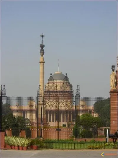 Il est 6h15 (heure d't)  Paris. Quelle heure est-il  New Delhi (Inde) ?