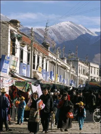 Il est 5h15 (heure d't)  Paris. Quelle heure est-il  Lhasa (Tibet) ?