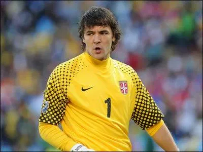 En Serbie, le Partizan Belgrade est sacr champion pour la quatrime fois conscutive. Avec dans les buts, ce gardien pass par le FC Nantes