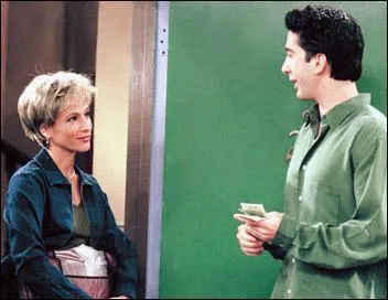 Elle a eu un rle rcurrent dans 'The Chris Isaak Show' et plus rcemment dans 'Dexter'. Comment s'appelle l'actrice qui joue Caithleen, livreuse de pizza, que Ross tente de sduire ?