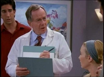 Il a jou Bernard dans 'Lost' et eut des seconds rles dans 'Angel' ou 'NCIS'. Qui est l'accoucheur de Pheobe, grand fan de 'Fonzie' ?