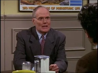 Le Dr Ledbetter, patron de Ross, va souffrir des sautes d'humeur de celui-ci. Quel est le nom de celui qui a jou Benjamin Guggenheim dans 'Titanic' de James Cameron ?