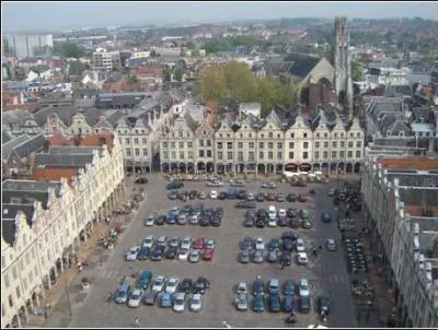 Prfecture du Pas-de-Calais, c'est la Nemetacum Atrebatum des Romains. Il s'y droule chaque anne le 'Main Square Festival' aux musiques internationales. Clbre pour ses places il s'agit de :