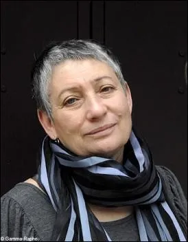 Quelle Russe contemporaine est l'auteur de 'La Maison de Lialia' et de 'Sonietchka' ?