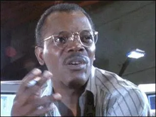 FILM : Comment Ellie Sattler dcouvre-t-elle qu'Arnold est mort ?