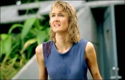 LIVRE : Quel dinosaure est malade, contraignant le docteur Sattler  rester  ses cts ?