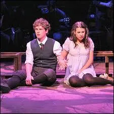 Sur quelle pice de thtre Lea Michele et Jonathan Groff (Jessie) se sont rencontrs et devenus depuis ce jour de trs bons amis ?