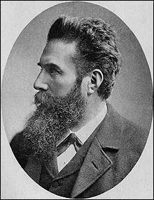 Wilhelm Rntgen dcouvre les rayons X, le 8 novembre...