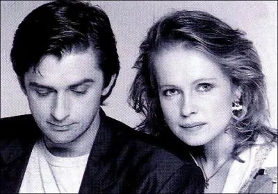 Chez qui signe-t-il ?