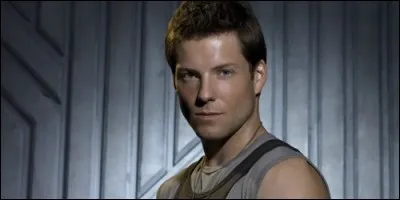 Dans quelle série Jamie Bamber est Lee Adama ?