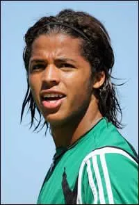 A quel poste joue-t-il ?