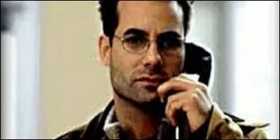 Dans quelle série Adrian Pasdar interprète le rôle de Declan Dunn ?