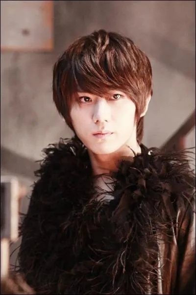 Qui fut slectionn pour faire partie du groupe Bigbang mais limin ?