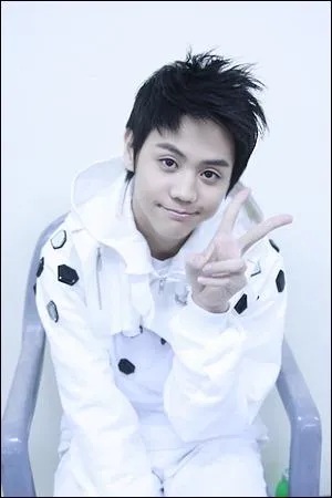 Qui est le chanteur principal ?